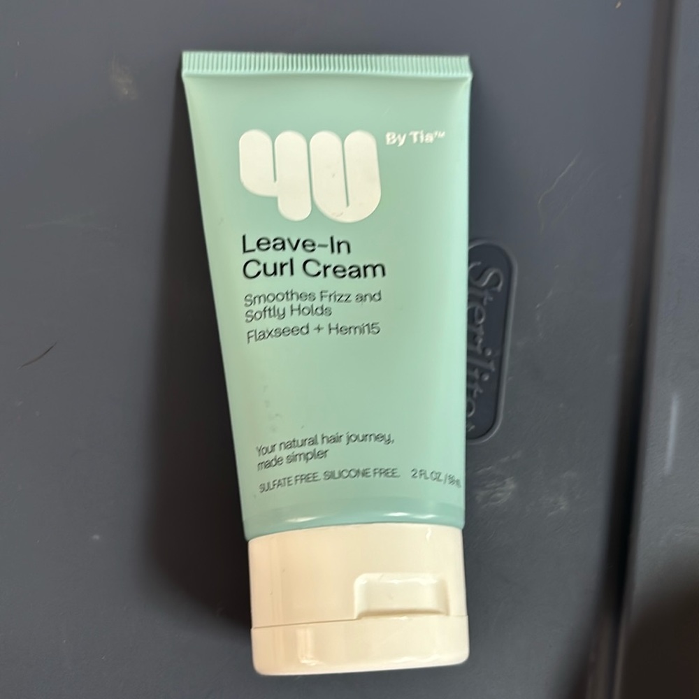 4U BY TIA Leave In Curl Cream Frizz Smoother NEW 2oz.